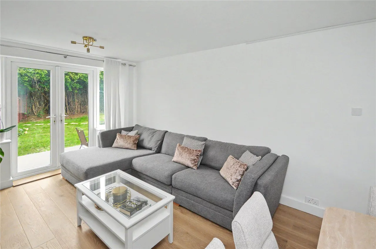 Ring Road, Middleton, LS10, photo 3