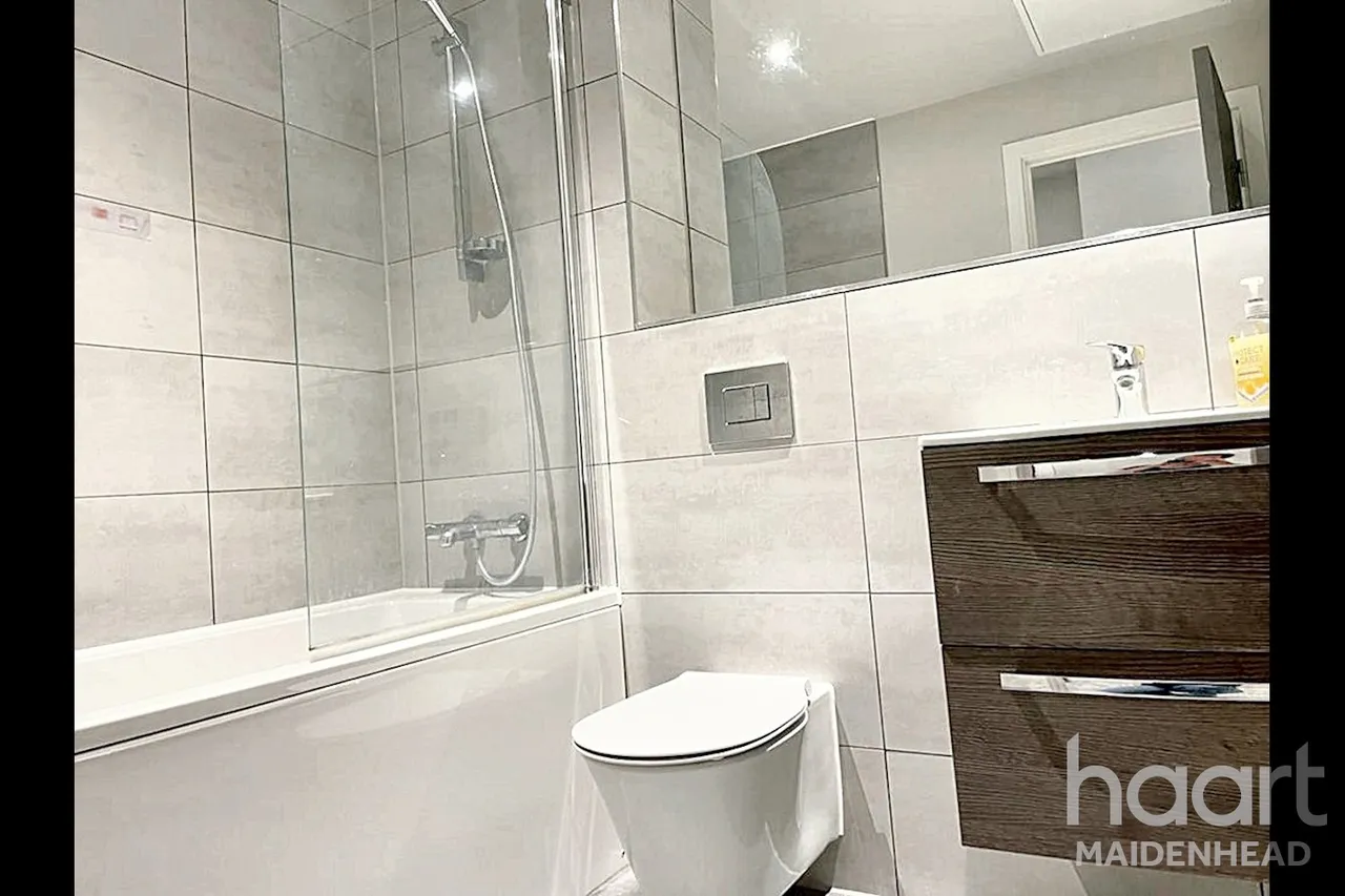 Wokingham Road, Bracknell, RG42, photo 6