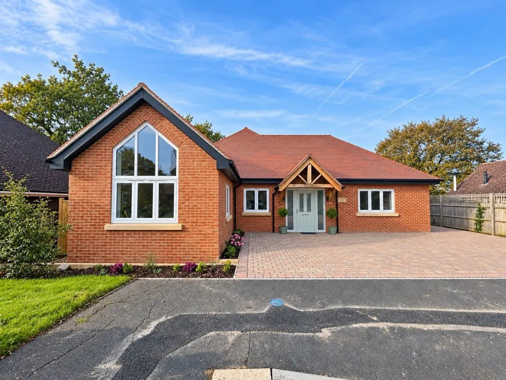 2 bed house for sale, Fryatts Way, Bexhill on Sea