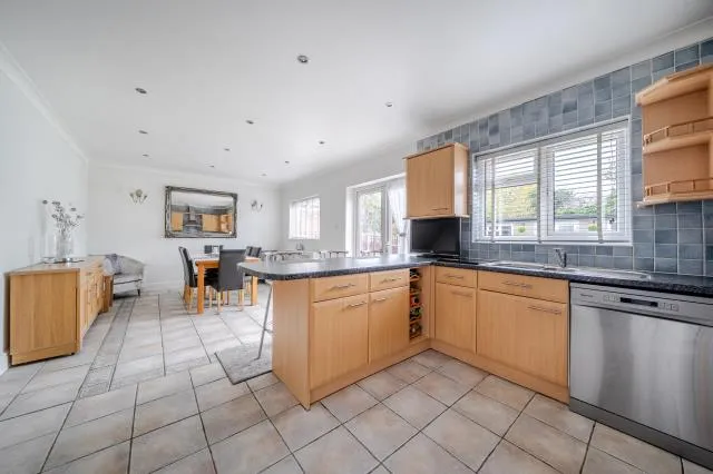 The Drive, Ashford, TW15, photo 3
