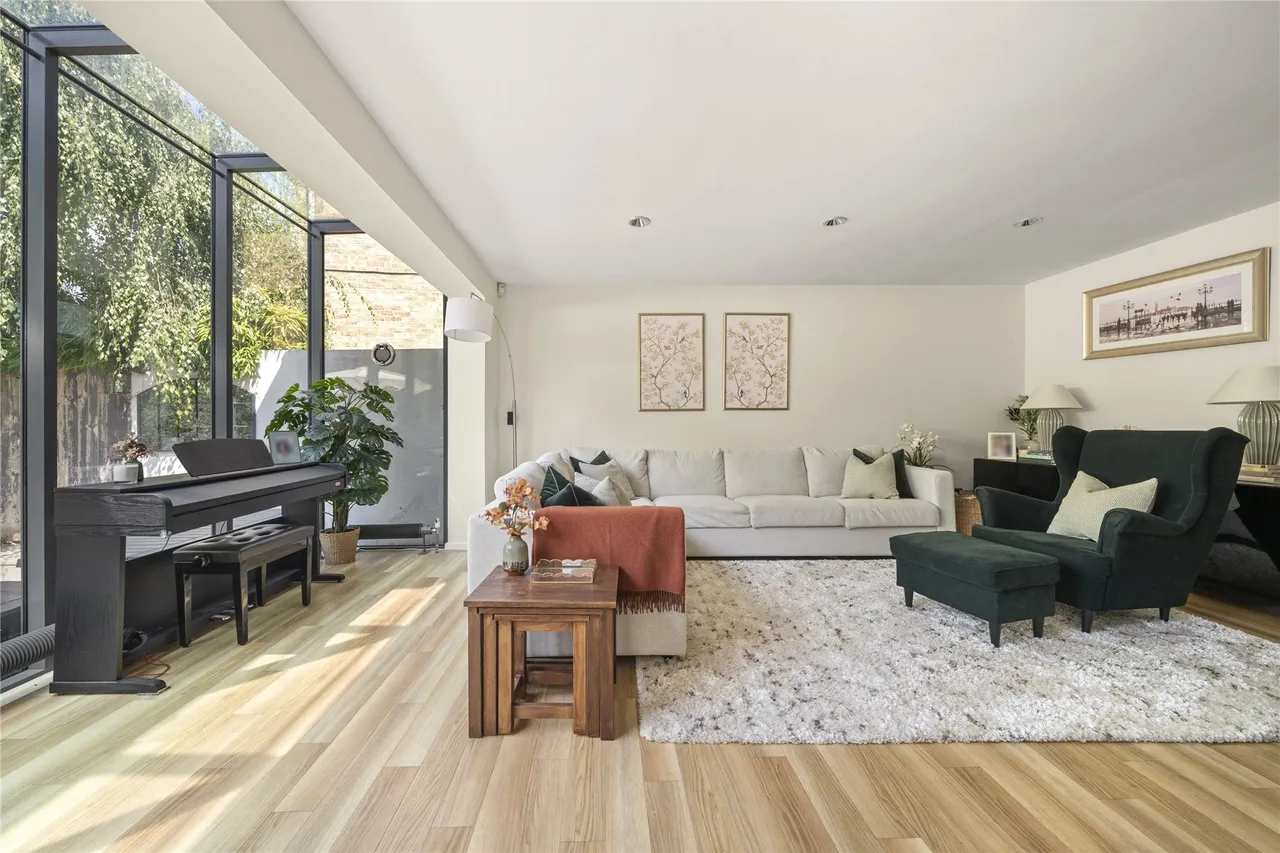 Portmore Park Road, Weybridge, Surrey, KT13, photo 2