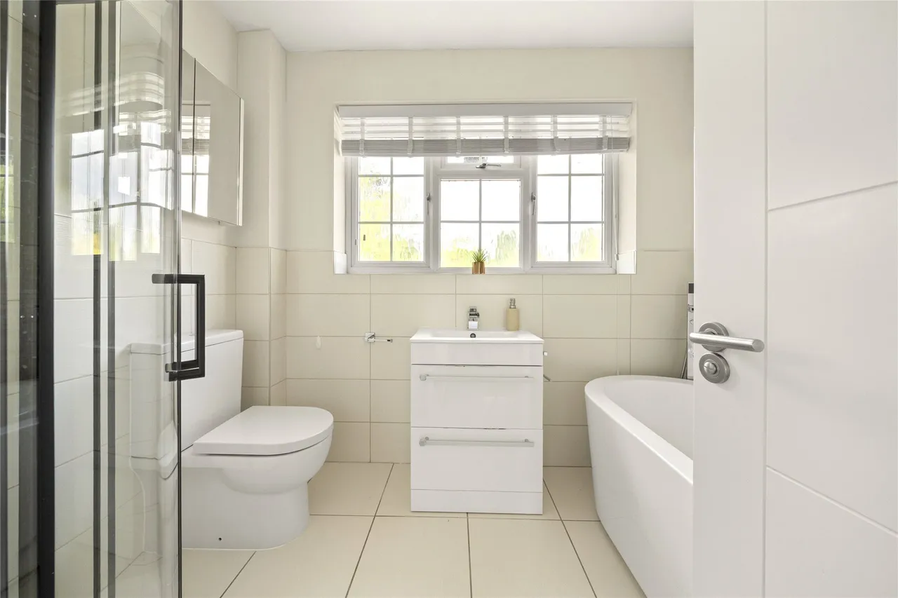 Portmore Park Road, Weybridge, Surrey, KT13, photo 12