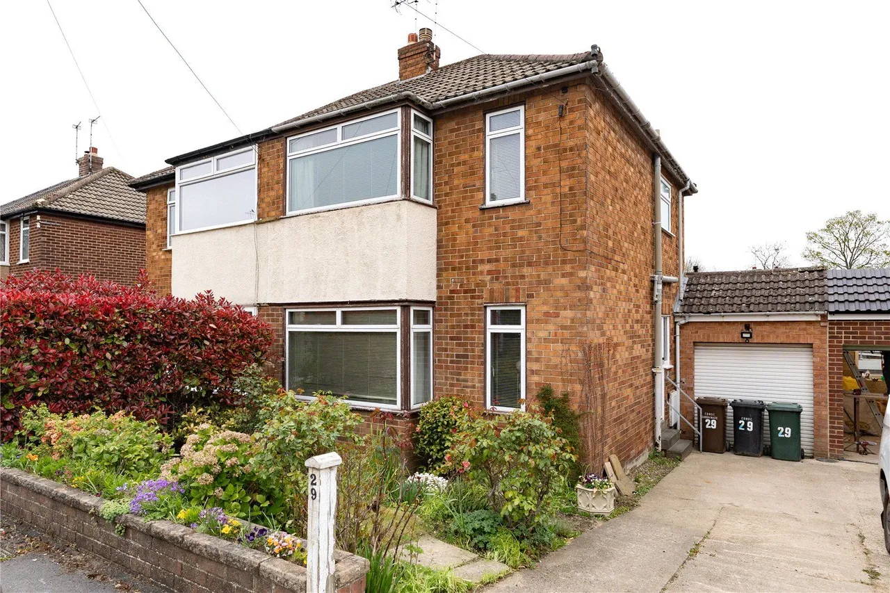 3 bed house for sale, Oakridge Avenue, Menston, LS29
