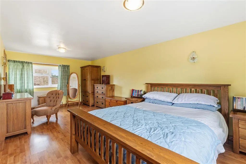 Glen Crescent, Stamford, PE9, photo 14