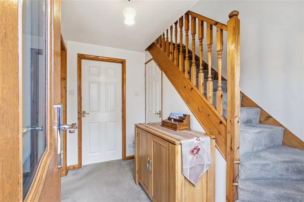 Glen Crescent, Stamford, PE9, photo 12