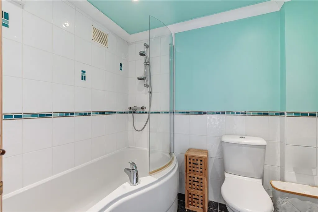 Glen Crescent, Stamford, PE9, photo 18
