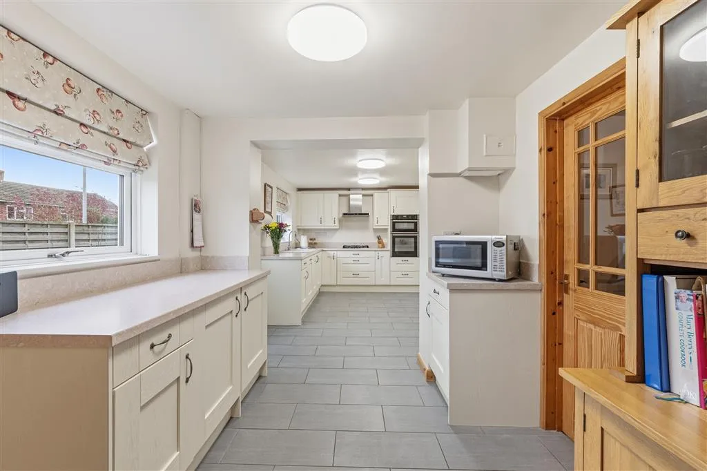 Glen Crescent, Stamford, PE9, photo 6