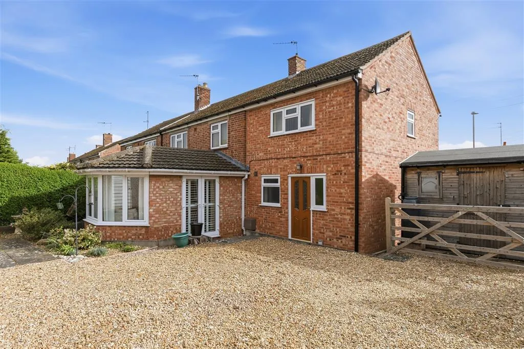 4 bed house for sale, Glen Crescent, Stamford, PE9