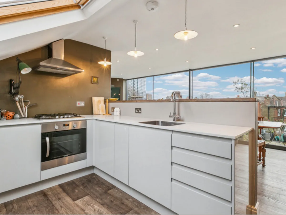 Prince Of Wales Drive, London, SW11, photo 4