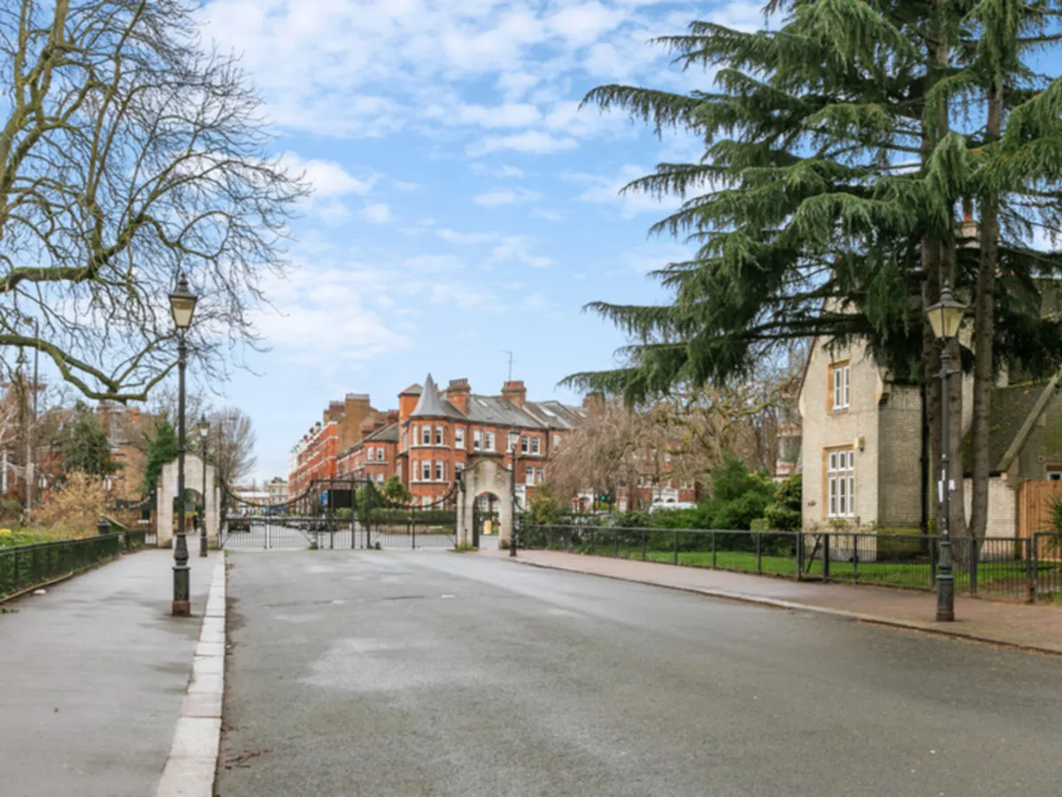 Prince Of Wales Drive, London, SW11, photo 7