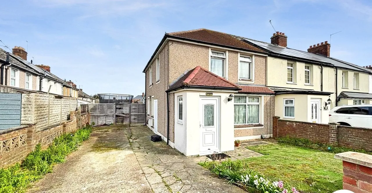 3 bed house to rent, Cedar Road, Dartford, DA1