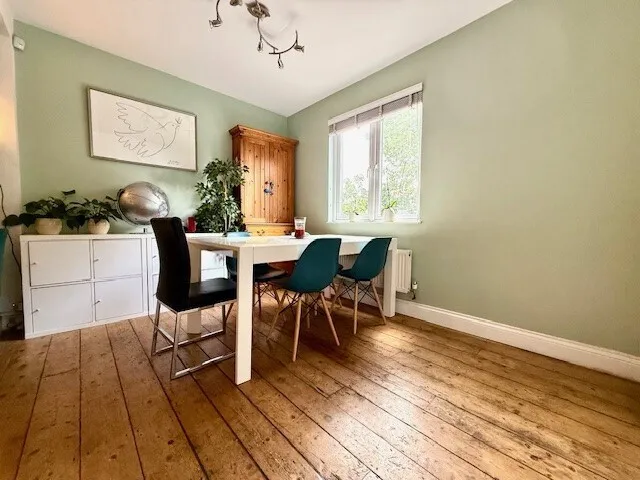 High Road, Loughton, IG10, photo 3