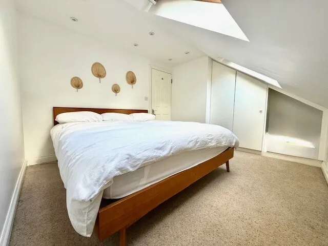 High Road, Loughton, IG10, photo 7