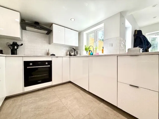 High Road, Loughton, IG10, photo 11