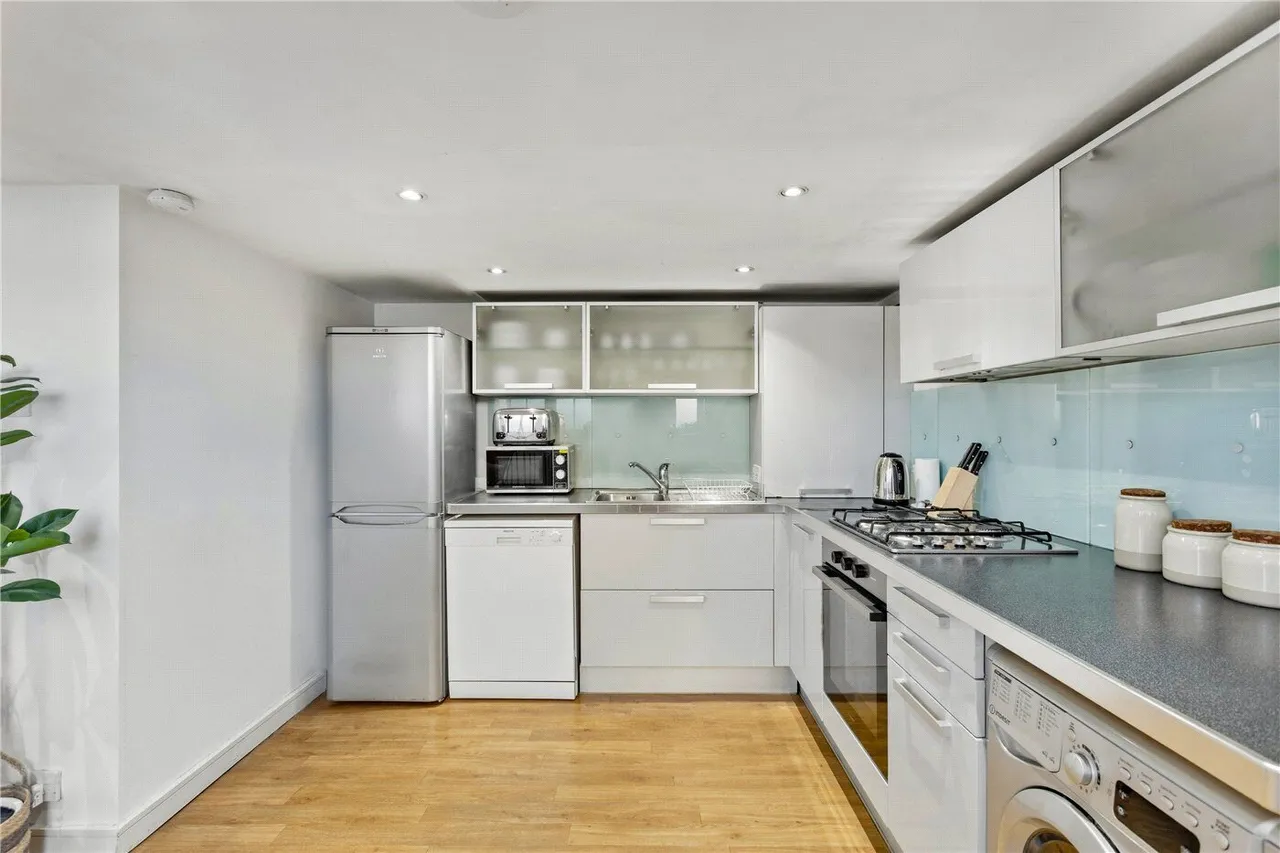 Gatton Road, London, SW17, photo 5