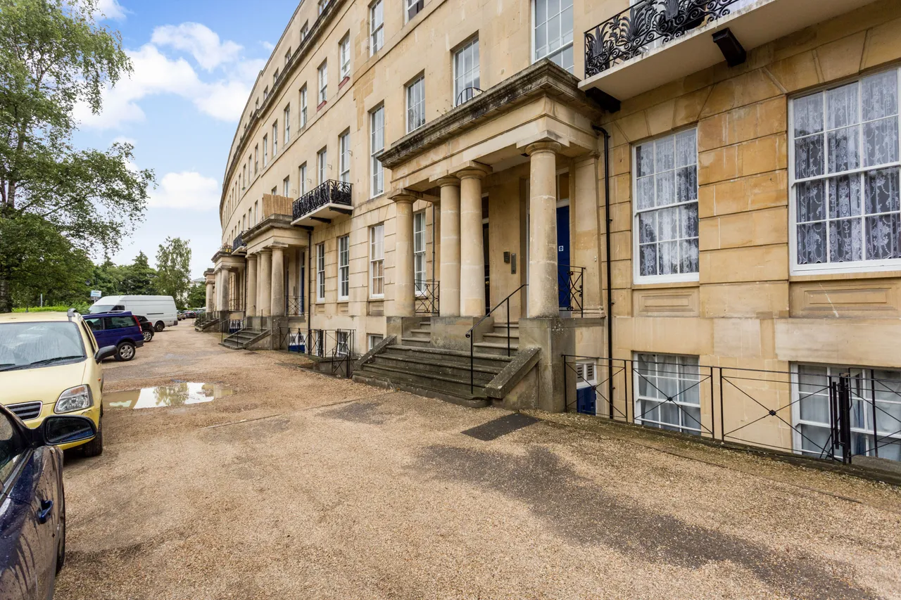 1 bed flat for sale, Lansdown Crescent, Cheltenham, GL50