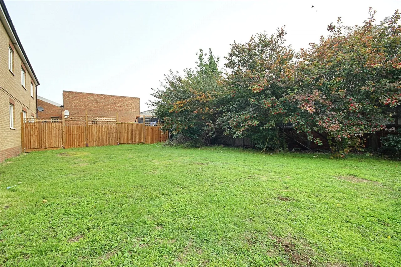 Rossmore Close, Enfield, photo 2