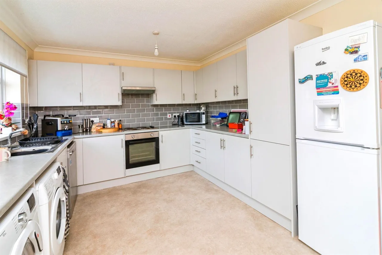 Lloyds Avenue, Kessingland, NR33, photo 3