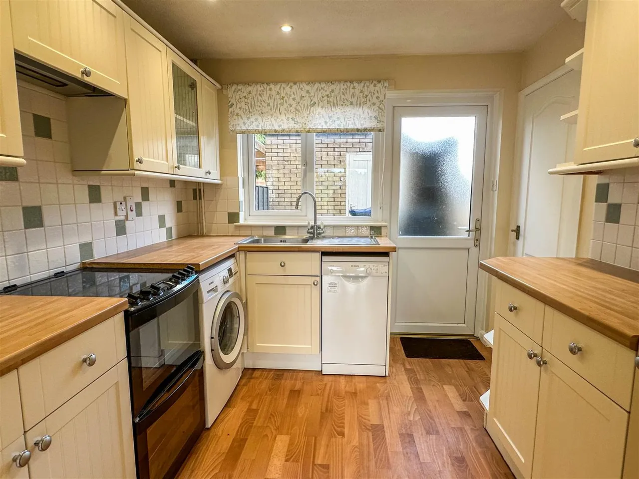 Bremilham Rise, Malmesbury, SN16, photo 2