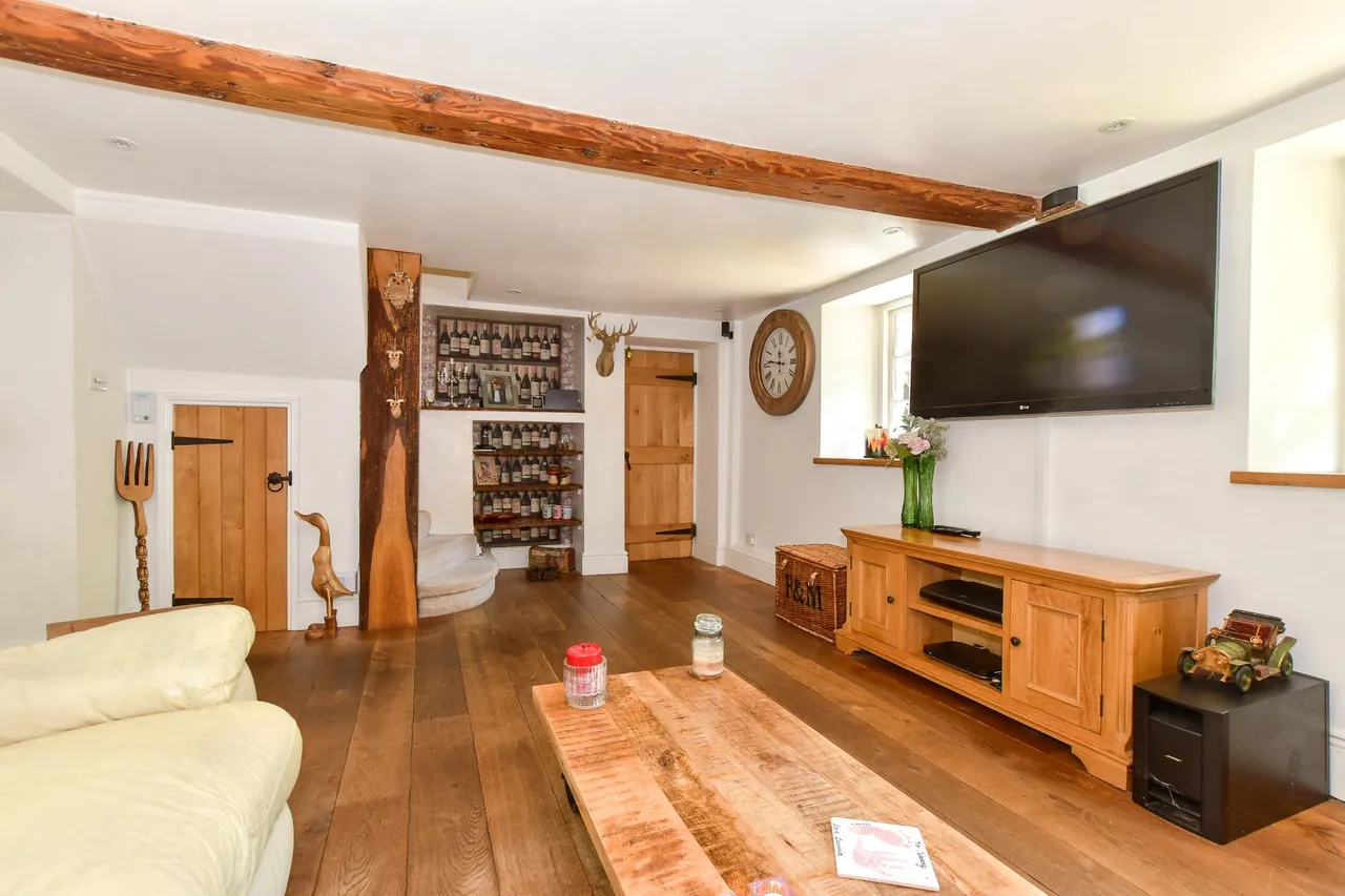 Calbourne, PO30, photo 6