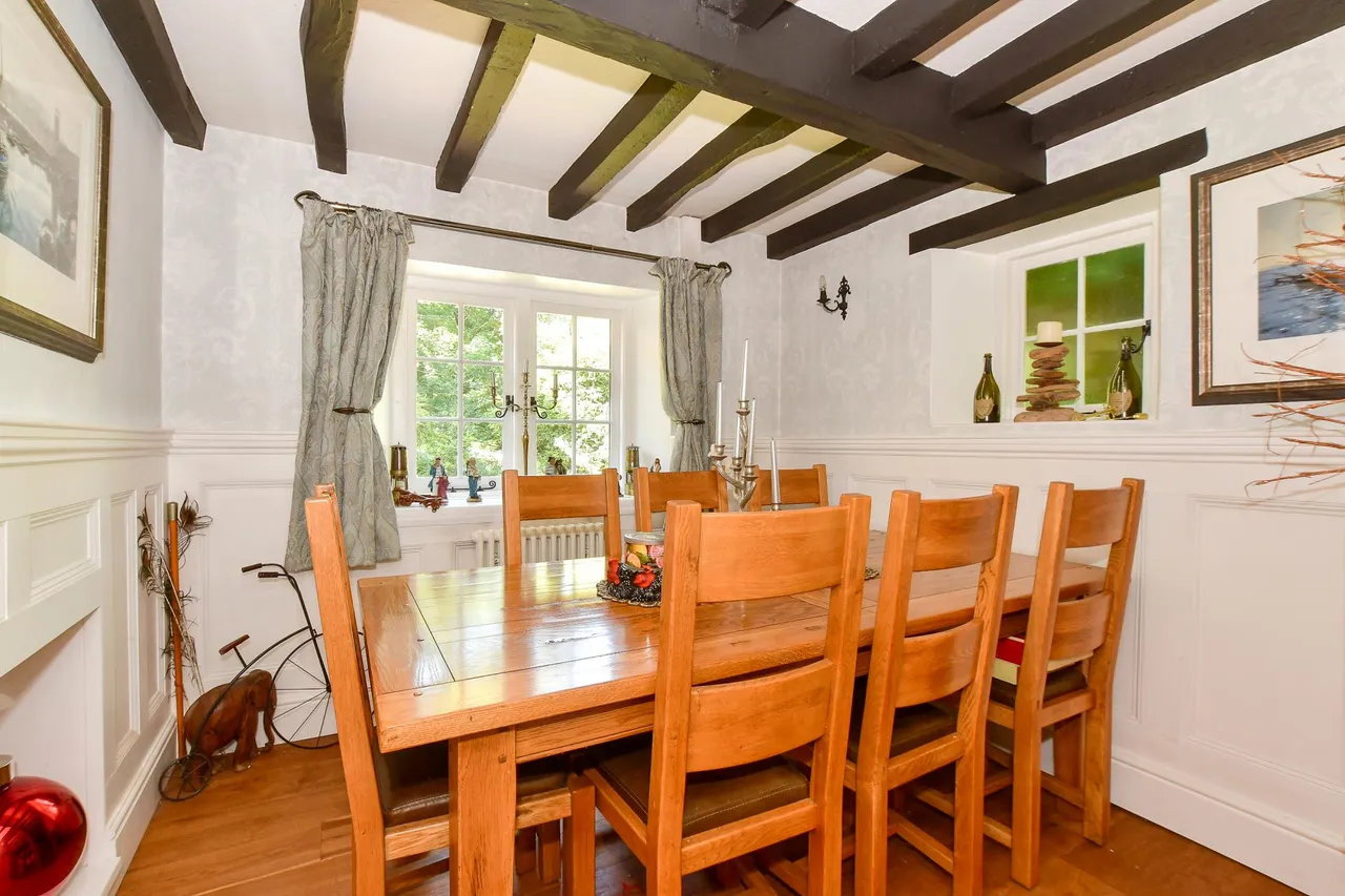 Calbourne, PO30, photo 8