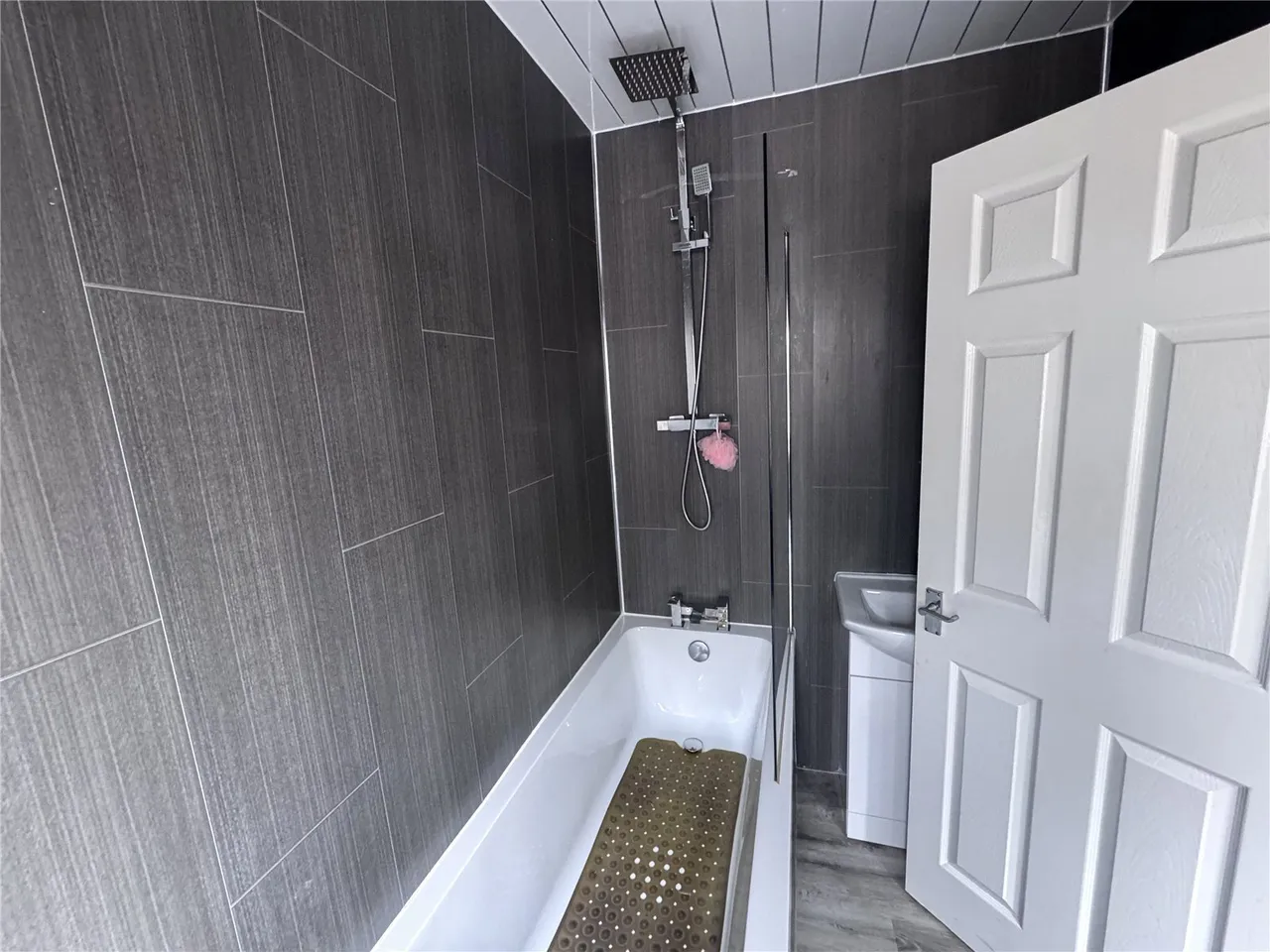 Etive Crescent, Wishaw, ML2, photo 7