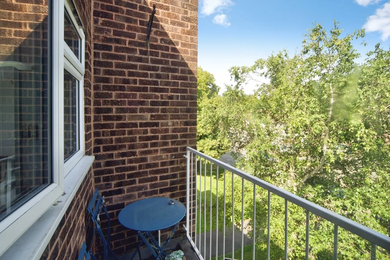 Malcom Way, London, E11, photo 15