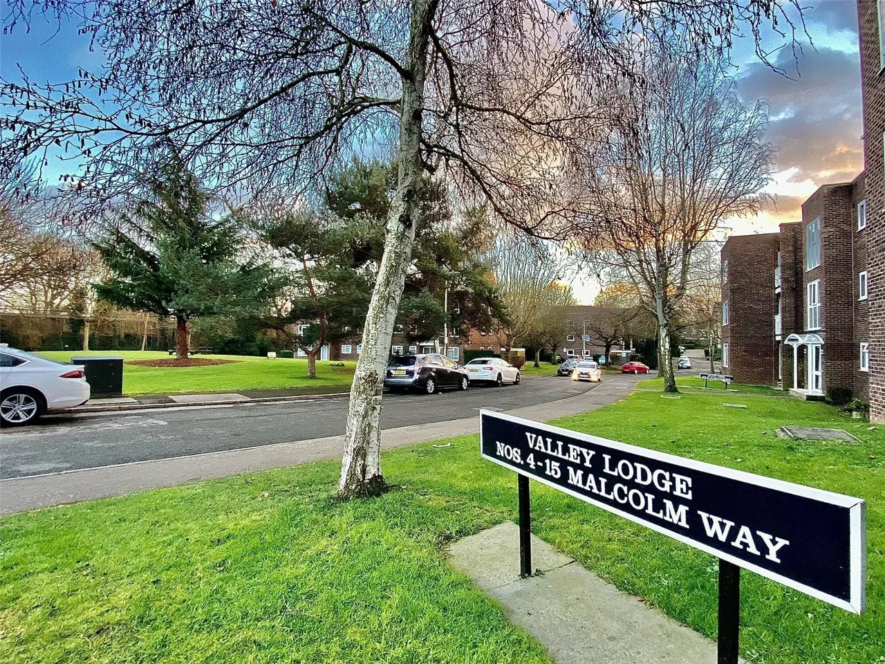 Malcom Way, London, E11, photo 8