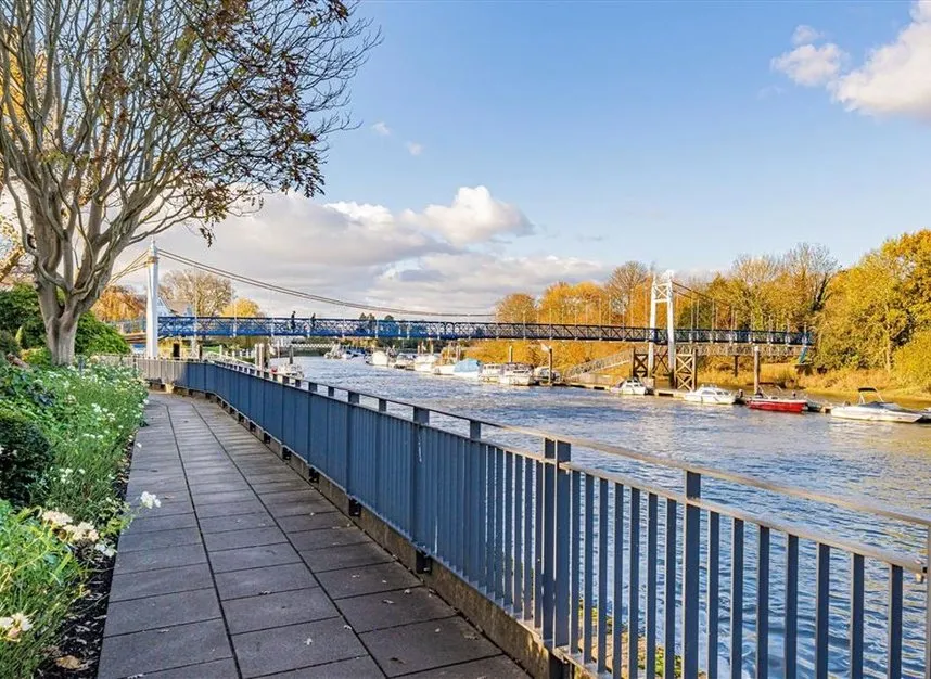 Ferry Road, Teddington, TW11, photo 6
