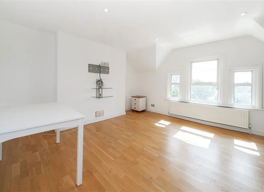 Ferry Road, Teddington, TW11, photo 3