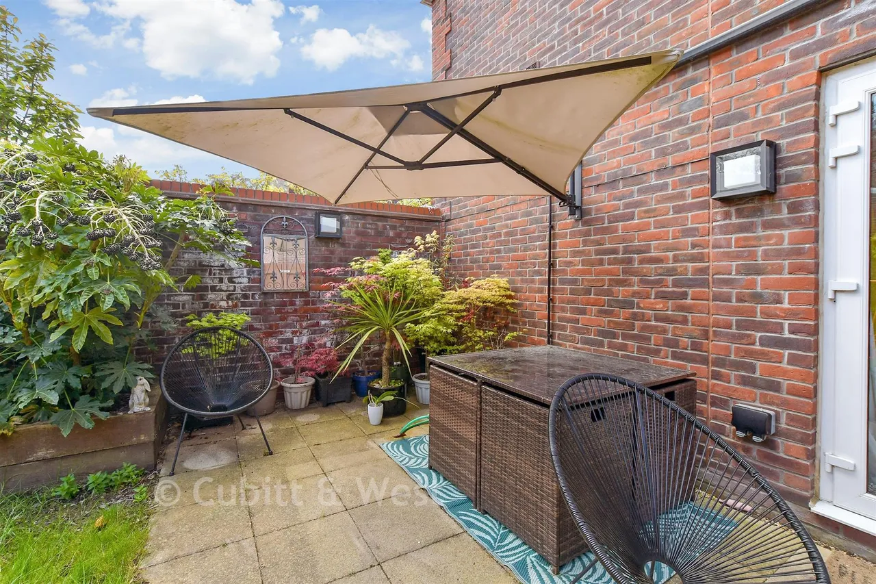 Eames Way, Crawley, RH10, photo 13