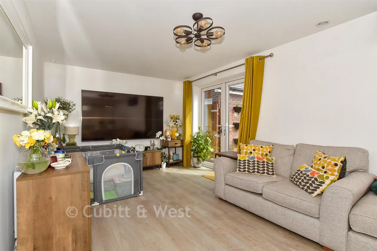 Eames Way, Crawley, RH10, photo 6