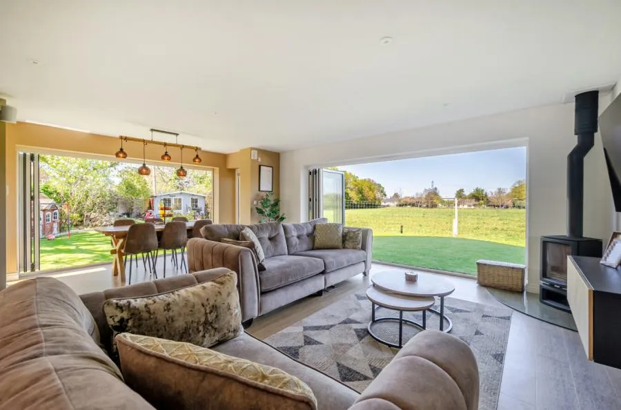 Chequers Lane, Eversley, RG27, photo 2