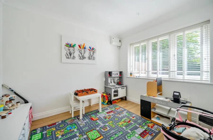 Chequers Lane, Eversley, RG27, photo 10