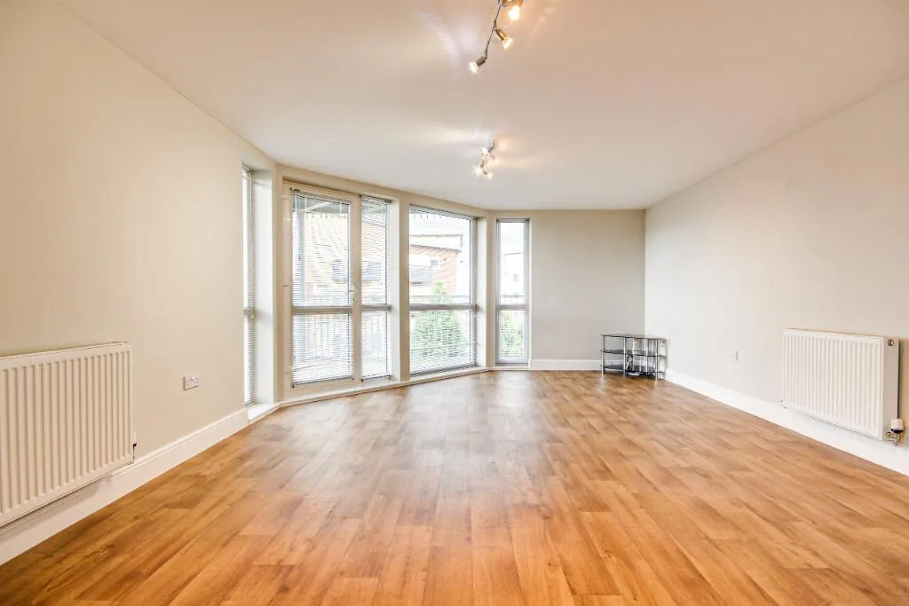 2 bed flat for sale — Longhorn Avenue, Cattle Market/St Oswalds Retail Park, Gloucester, GL1