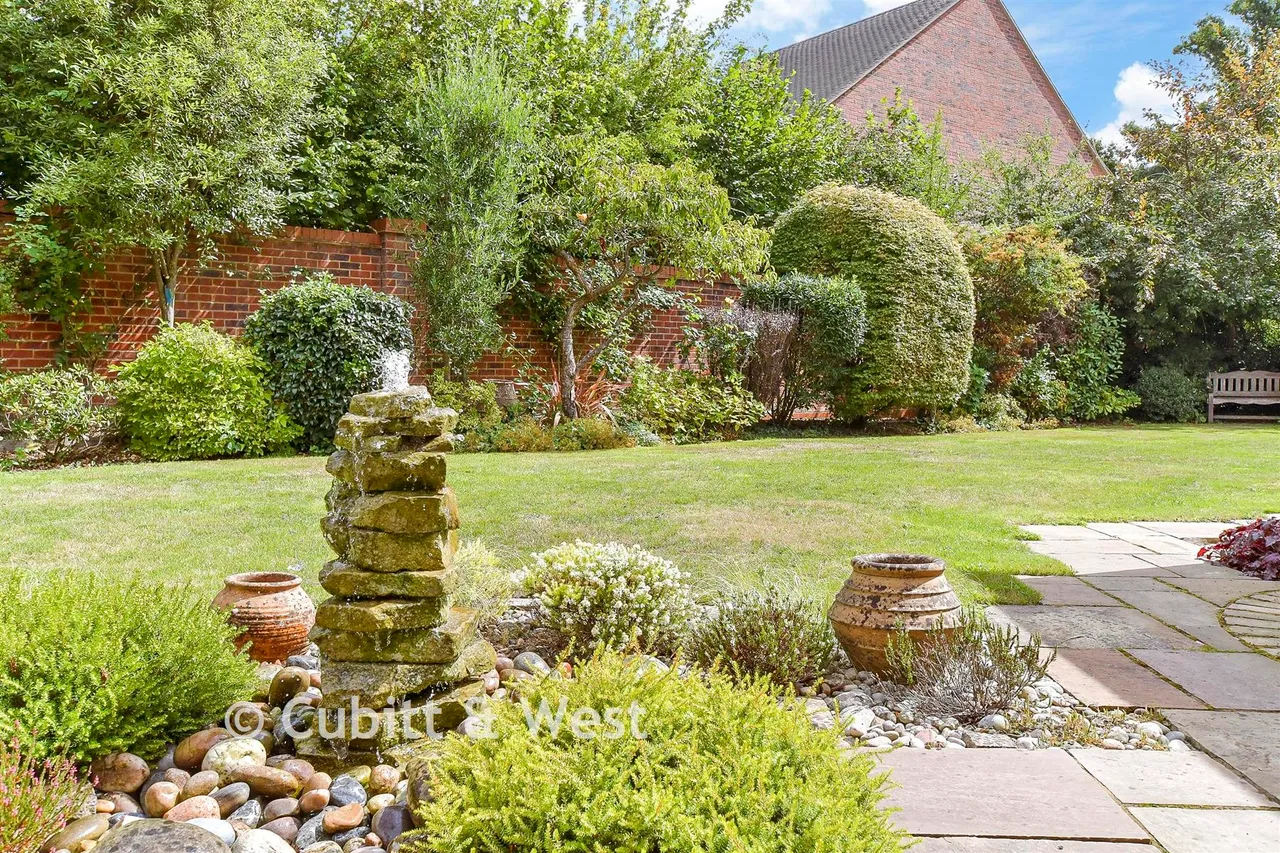 Redhill Road, Rowland's Castle, PO9, photo 13