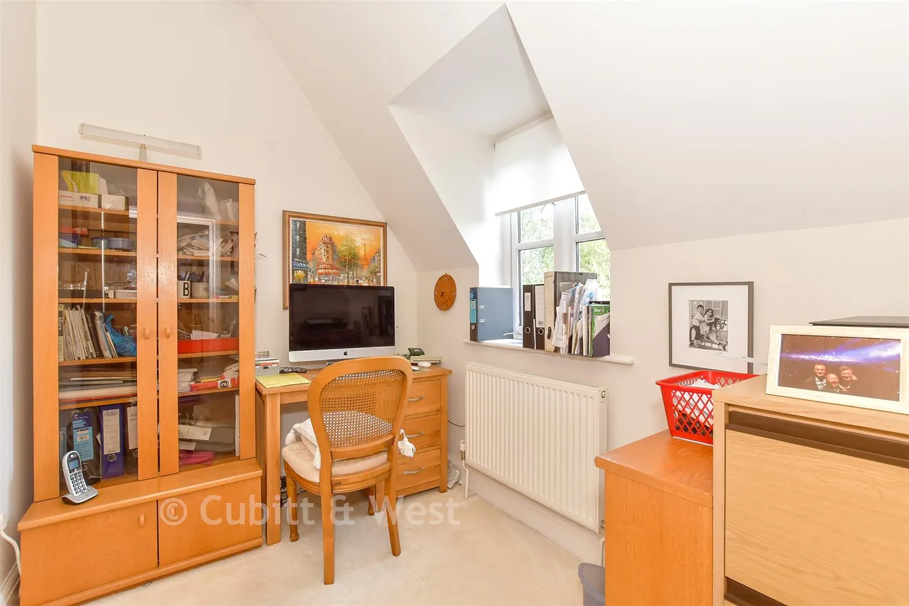 Redhill Road, Rowland's Castle, PO9, photo 11