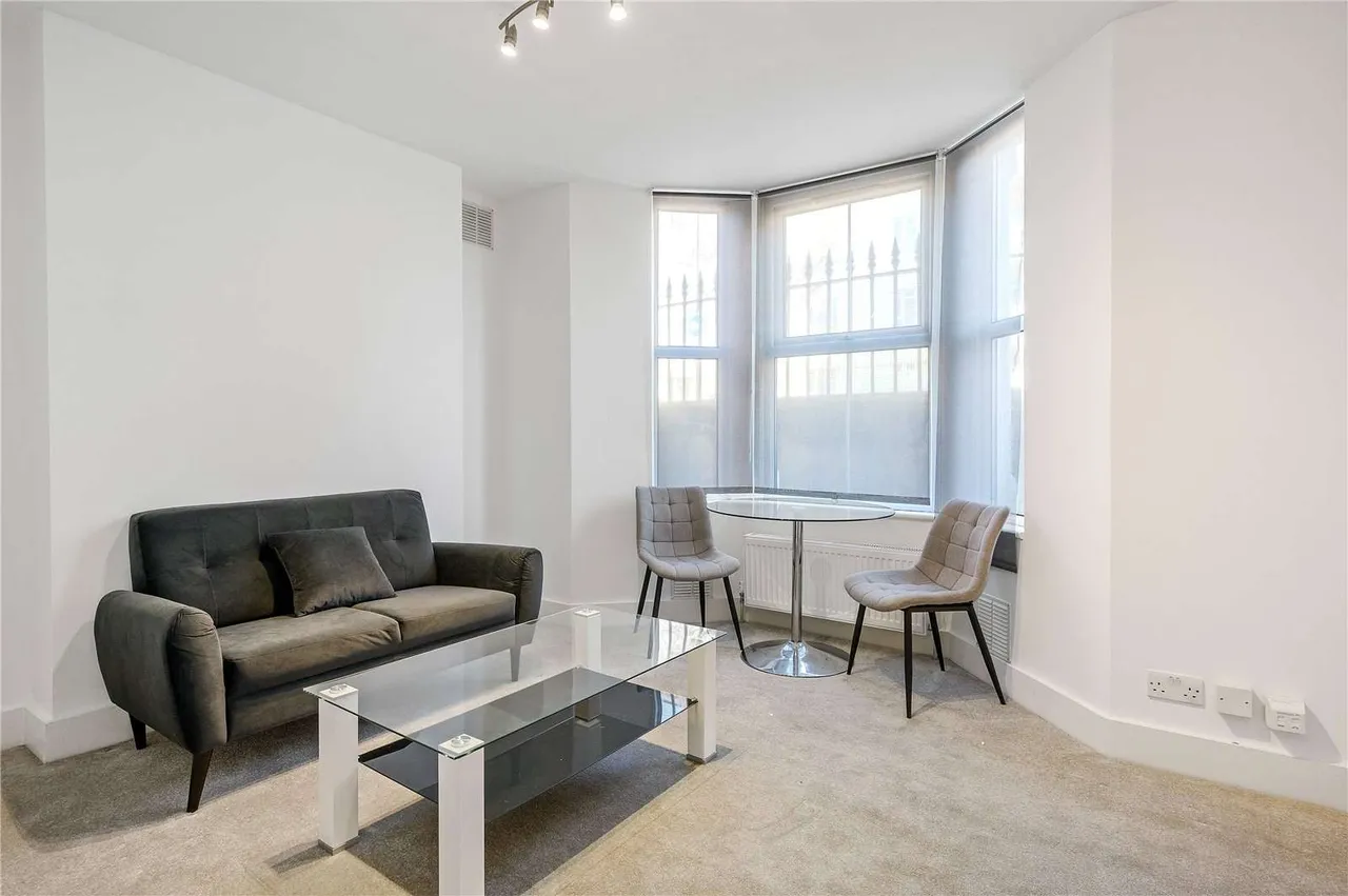 1 bed flat to rent — Temple Dwellings, Temple Street, London, E2 6QG