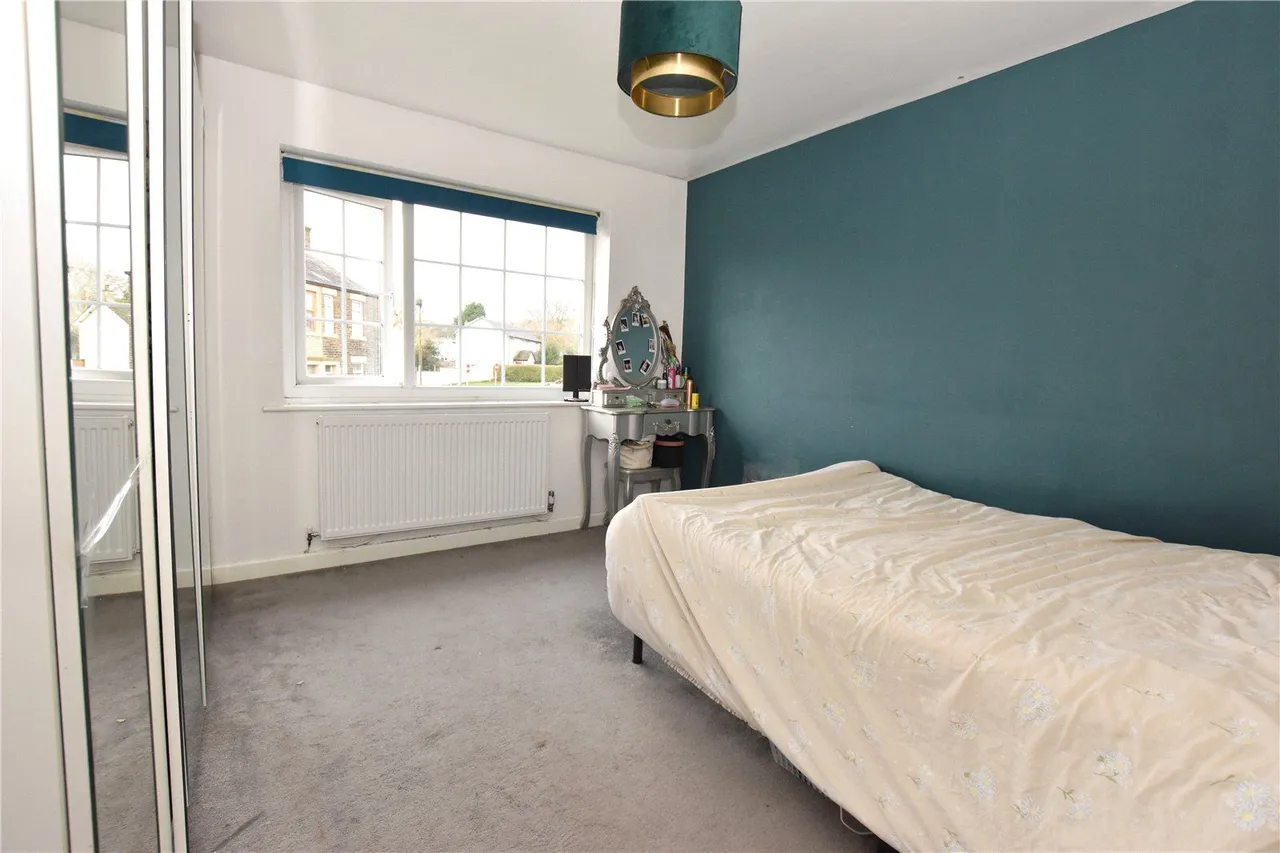 Woolley Close, Hollingworth, SK14, photo 12