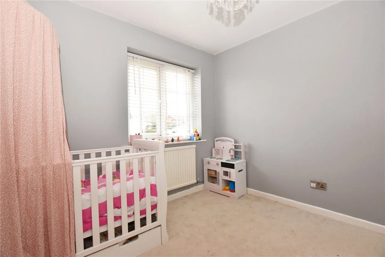 Woolley Close, Hollingworth, SK14, photo 17