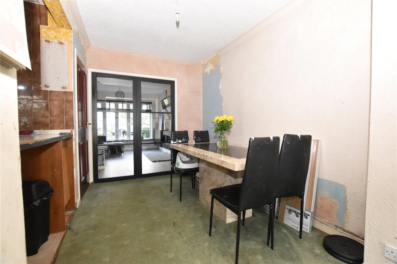 Woolley Close, Hollingworth, SK14, photo 11