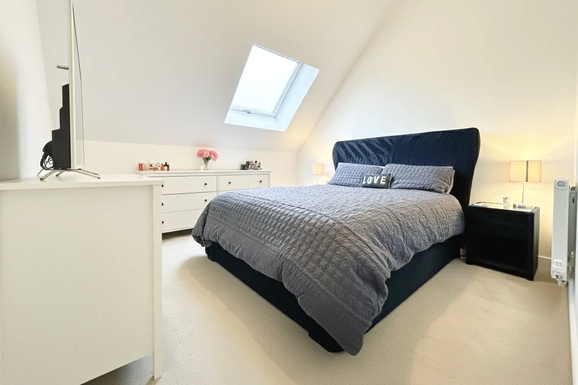 Station Road, Hook, Hampshire, RG27 9QF, photo 4