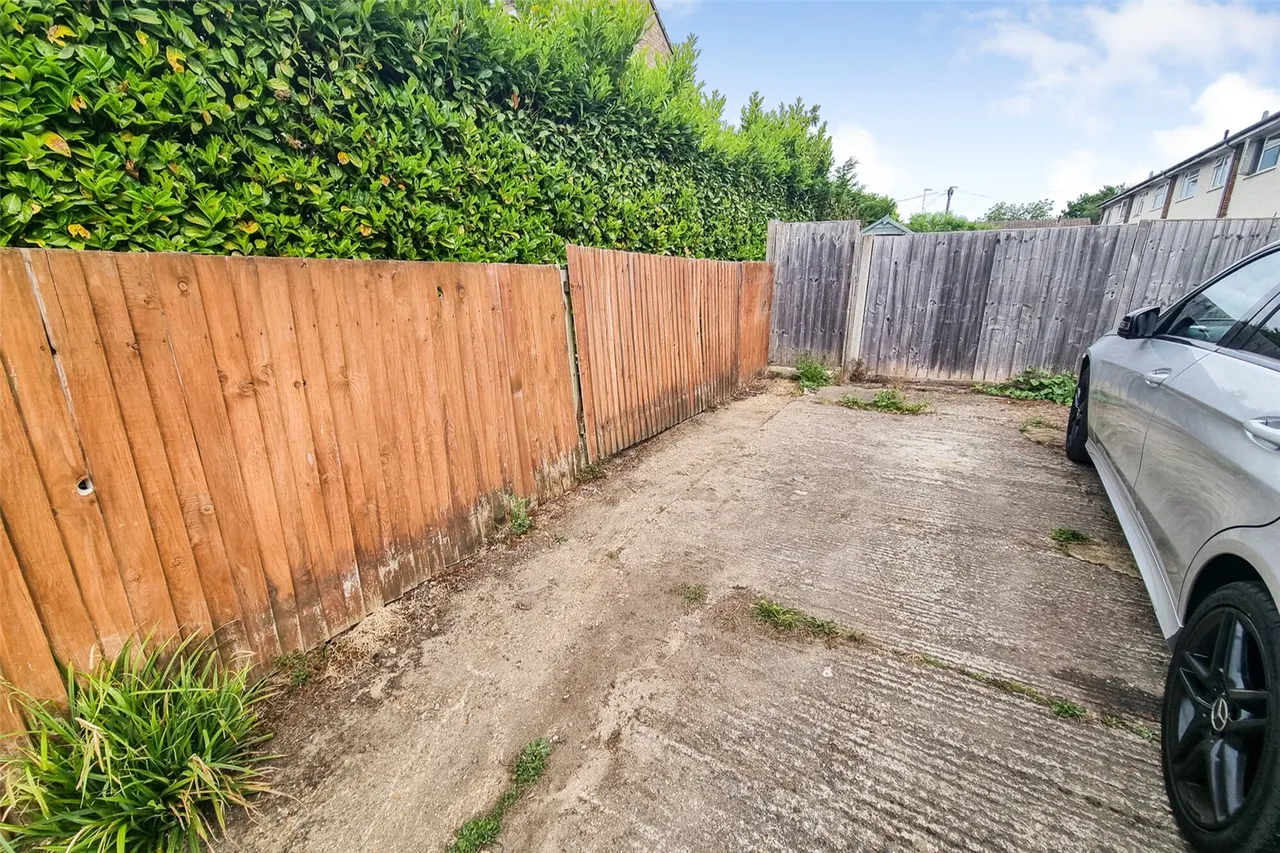 Derwent Avenue, Ash Vale, Guildford, Surrey, GU12 5AN, photo 18