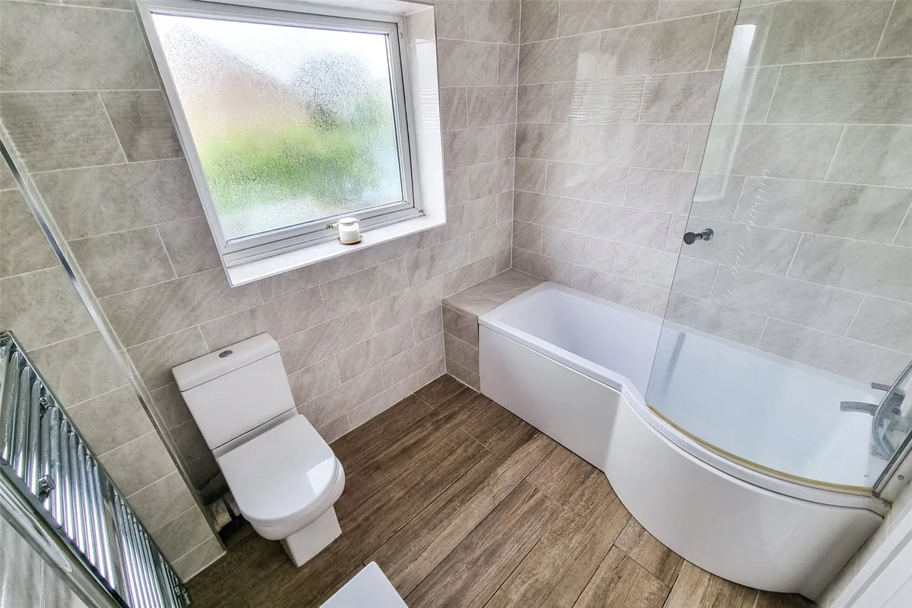 Derwent Avenue, Ash Vale, Guildford, Surrey, GU12 5AN, photo 16