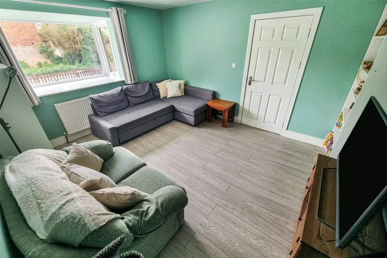 Derwent Avenue, Ash Vale, Guildford, Surrey, GU12 5AN, photo 4