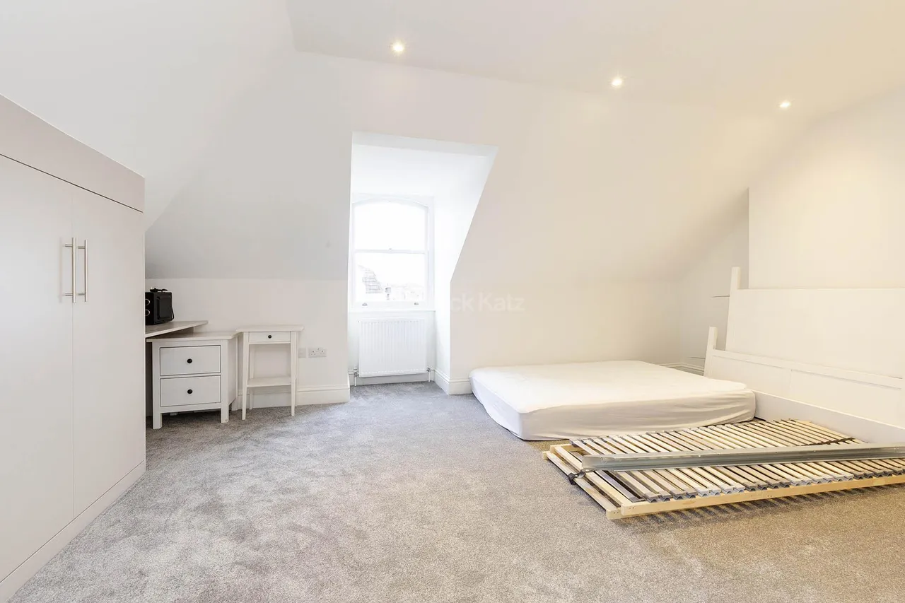 Stroud Green Road, N4, photo 6