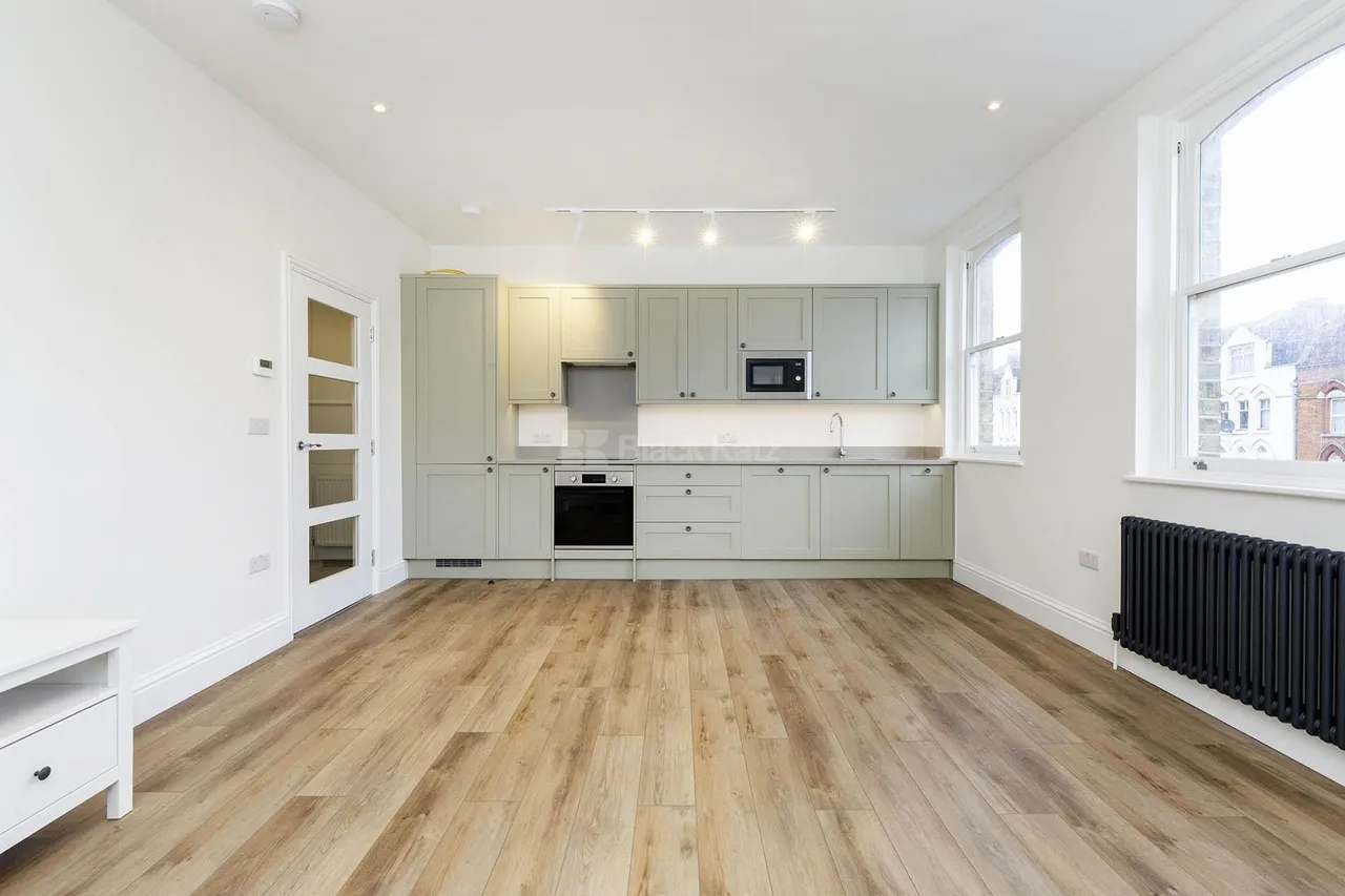 2 bed flat to rent, Stroud Green Road, N4
