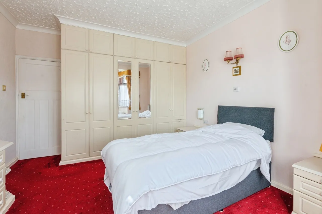 Lake Avenue, Rainham, RM13, photo 5