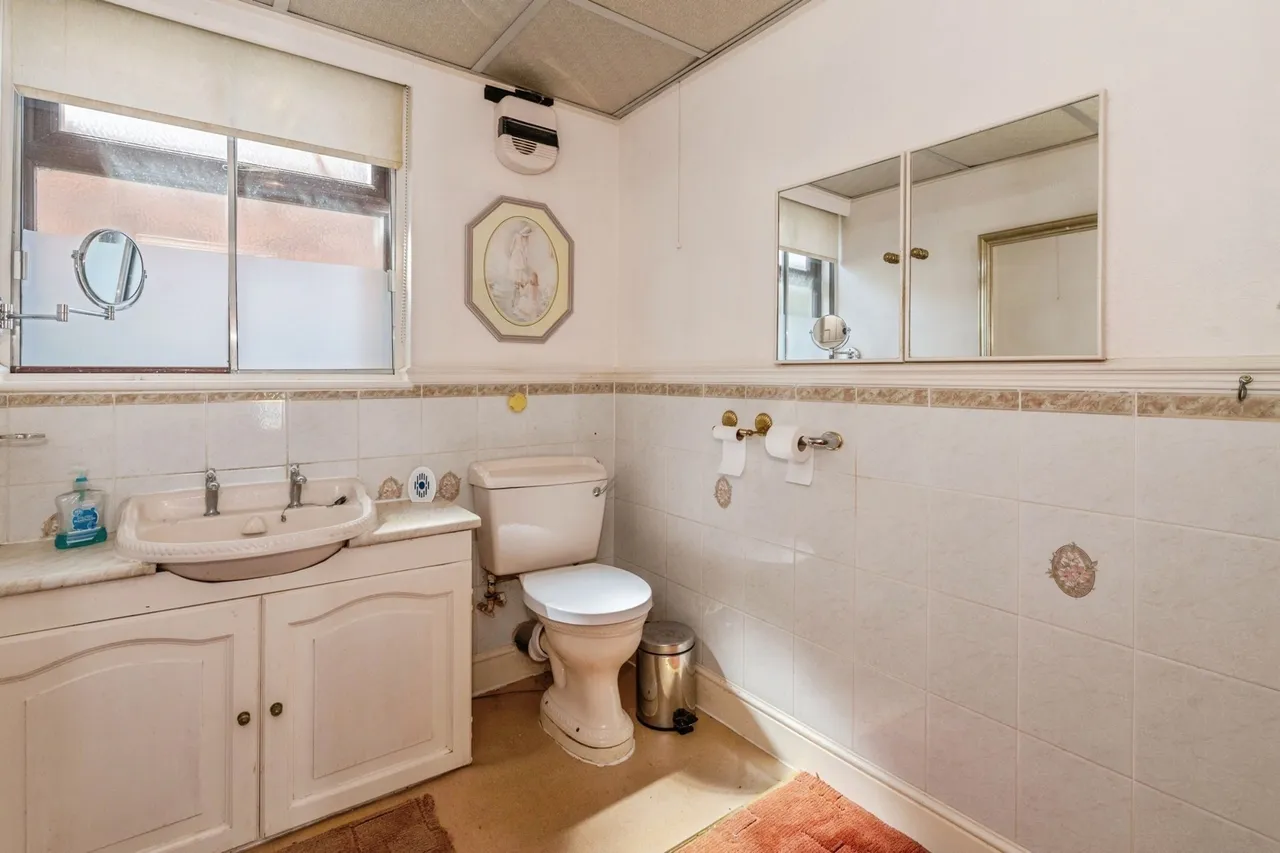 Lake Avenue, Rainham, RM13, photo 9