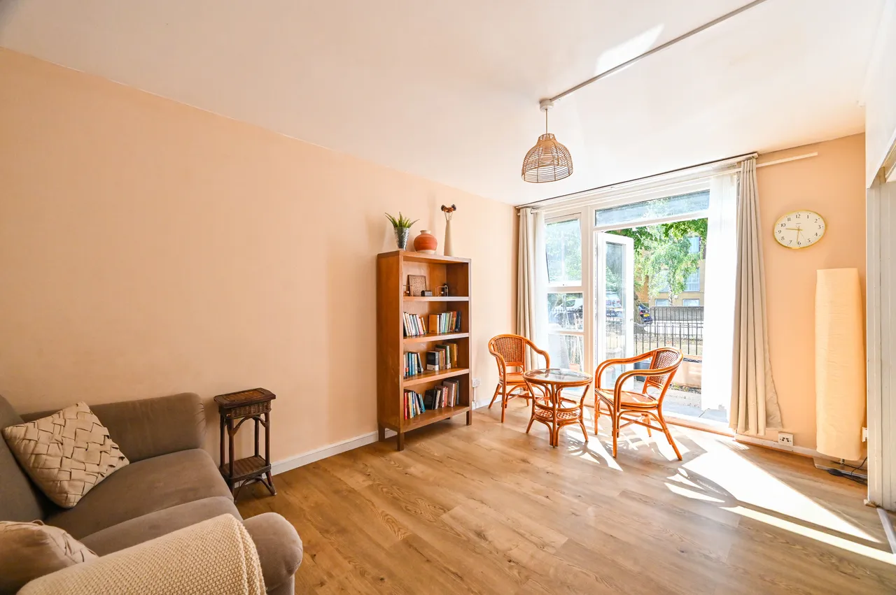 1 bed flat for sale — 3 Fieldview Court, Highbury Grove, London